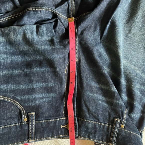Like New Chico’s PLATINUM Blue Jeans Petite Size 2 - Picture 3 of 15